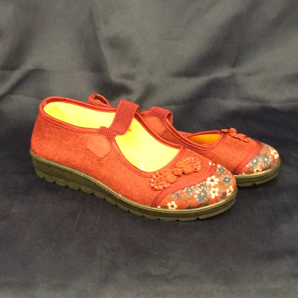 ZYX Canvas Mary Jane Shoes.  L 413